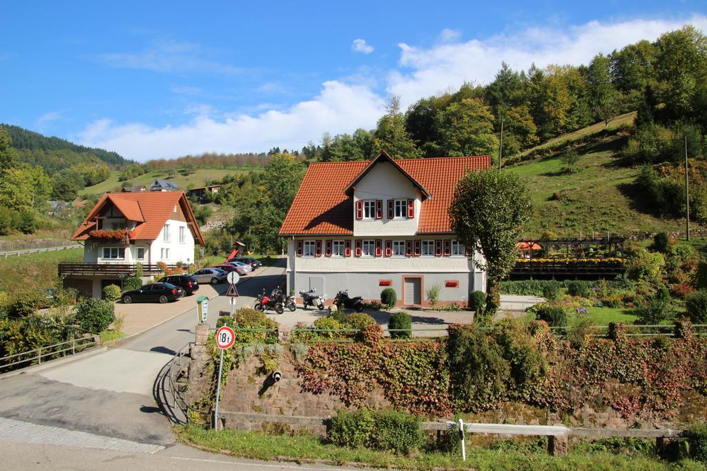 Hotel - Gasthof Blume Oppenau Esterno foto